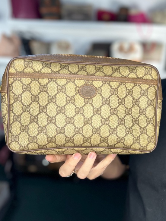 Gucci Handbags - GUCCI SUPREME ZIP POUCH